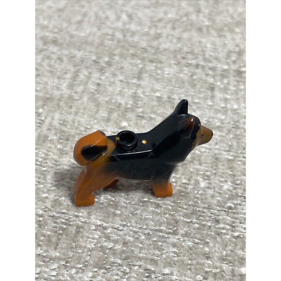 Lego Jurassic World Minifigure Animal RED the Husky Dog from set 75935 - Picture 4 of 7